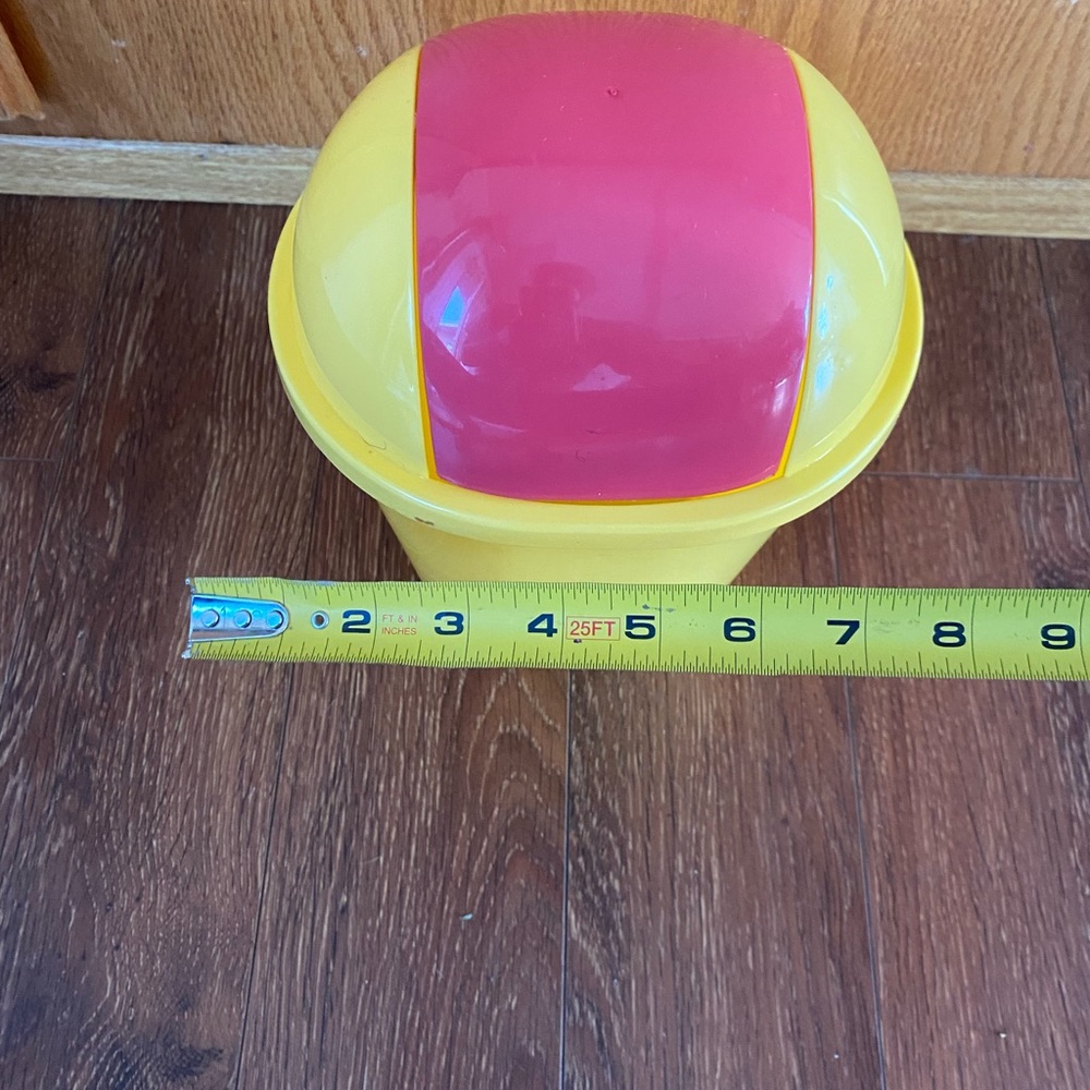 Mini Garbage Can - Picture 2 of 4